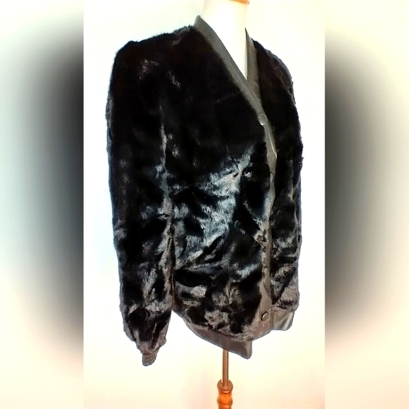 VINTAGE LILLI ANN FAUX FUR  & REAL LEATHER BOMBER JACKET - Picture 1 of 12